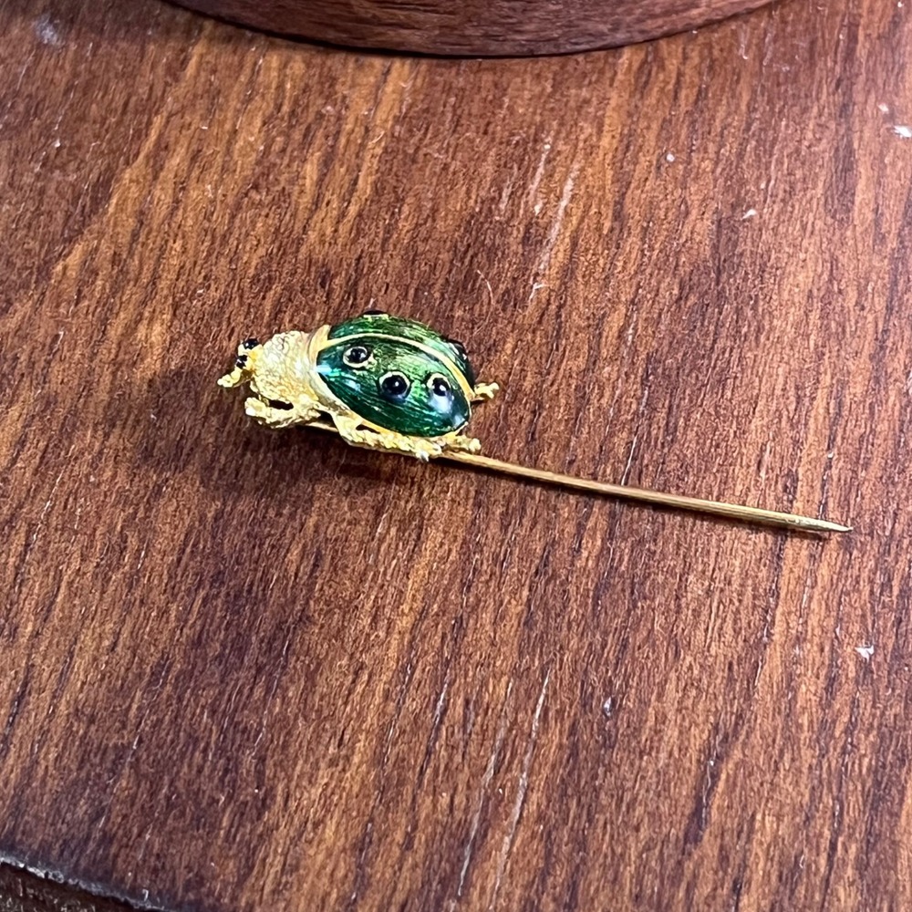 Vtg Green Enamel Ladybug Stick Pin Gold Tone Beetle Lapel Hat Pin - Picture 2 of 6